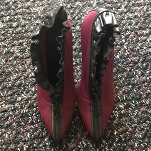 Ohne titel burgundy ruffle bootie